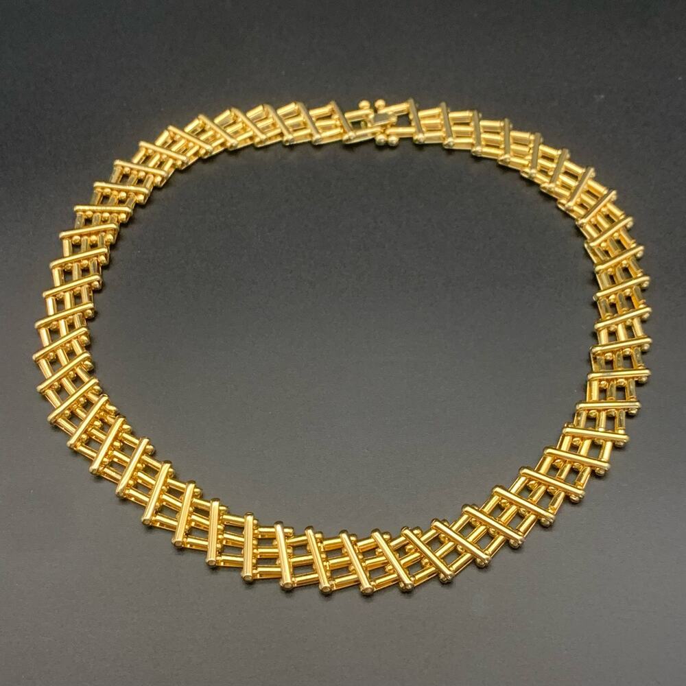 Vintage Gold Tone Gate Link Necklace - Picture 7 of 13